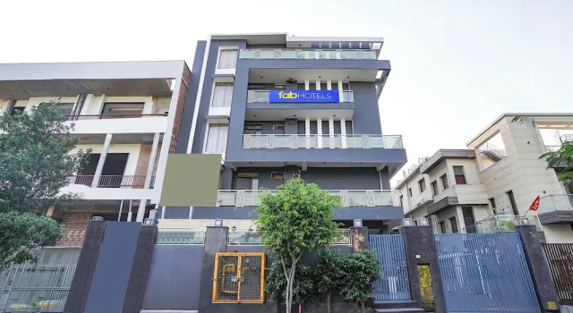 FabHotel Novis Stayz