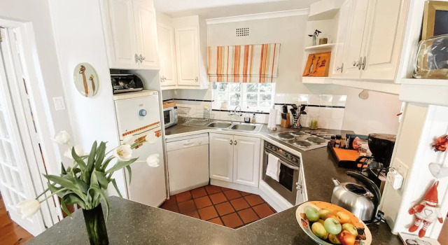 Семейный коттедж с 2 комнатами Jonquil Cottage