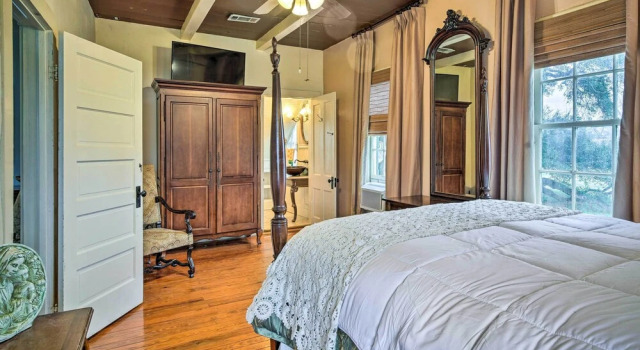 Коттедж Vintage Louisiana Vacation Rental Home