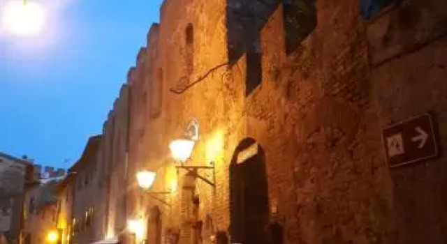 Hotel Il Castello, Забронировать Отель Отели в центре Чертальдо, в центре