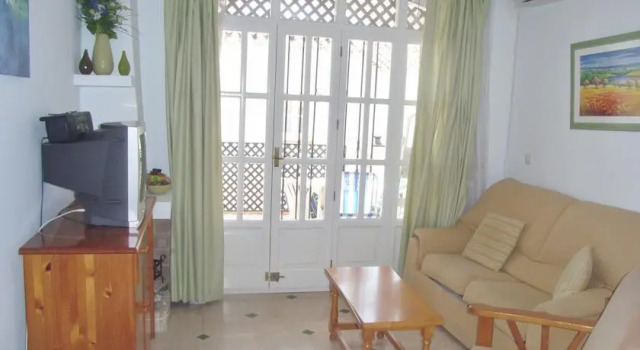 Apartamentos Dianes Holidays, Забронировать Апартаменты/квартира Апартаменты Нерха, рядом с Церковь Эль-Сальвадор, Апартаменты/квартира