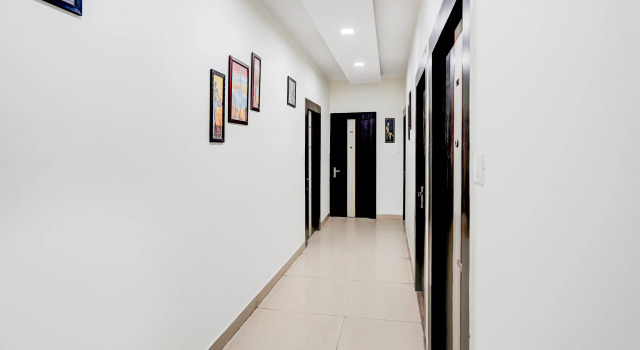 Deluxe With Twin Bedhotel Sky Inn