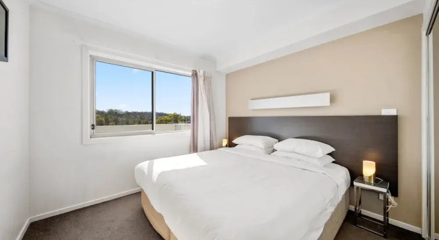 Апартаменты Bright 1-bed Apartment With Balcony