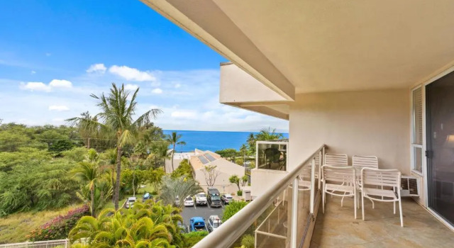 Номер Deluxe c 1 комнатой с частичным видом на океан Aston at the Maui Banyan