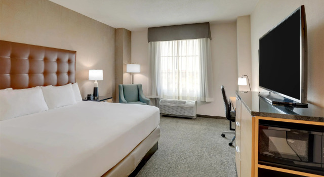 Номер Deluxe Drury Inn & Suites Dayton North