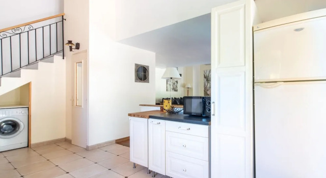 Spacious Holiday Home in La Croix Valmer With Private Pool, Забронировать Отель Отели Ла-Круа-Вальме с парковкой, рядом с Plage du Vergeron, Парковка
