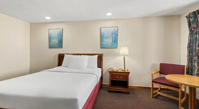 Двухместный номер Standard с балконом Americas Best Value Inn Biddeford