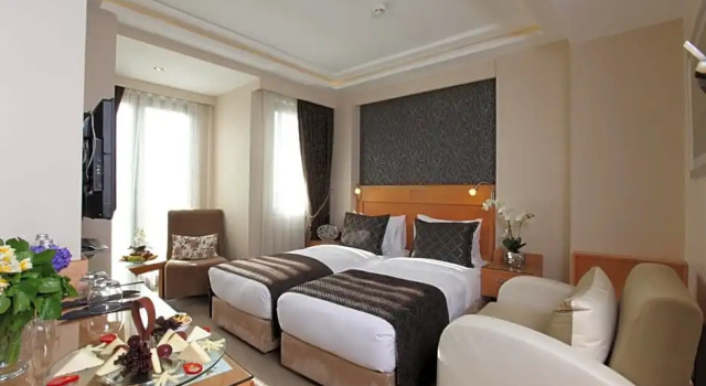 Номер Superior Emerald Hotel