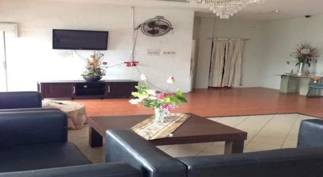 Lulu Homestay, Book Hotel Hotels in Sulawesi with Parking, Parking