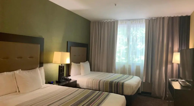 Четырёхместный люкс Country Inn & Suites by Radisson, San Jose International Airport, CA