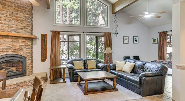 Forest-view Haven w/ Game Room: Tahoe City Gem!, Забронировать Дом для отпуска Тахо-Сити Норт-Лейк-Тахо