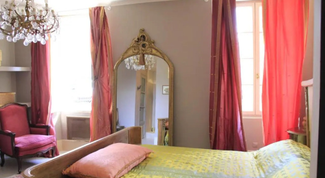 The French Village Authentic House, Забронировать Апартаменты/квартира Отели в центре Коголен, в центре