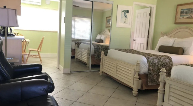 Четырёхместный номер Standard Tropical Beach Resorts - Sarasota