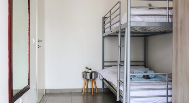 Villa Penelope a 50 metri dal mare, Book Villa Sommerhuse i Terracina, Hytte