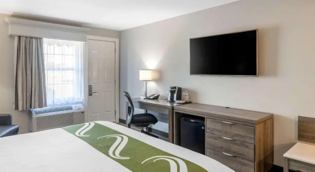 Номер Standard Quality Inn & Suites Amsterdam