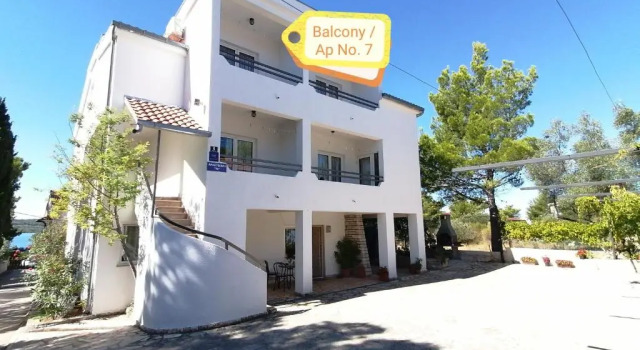 Студия с балконом Apartments M