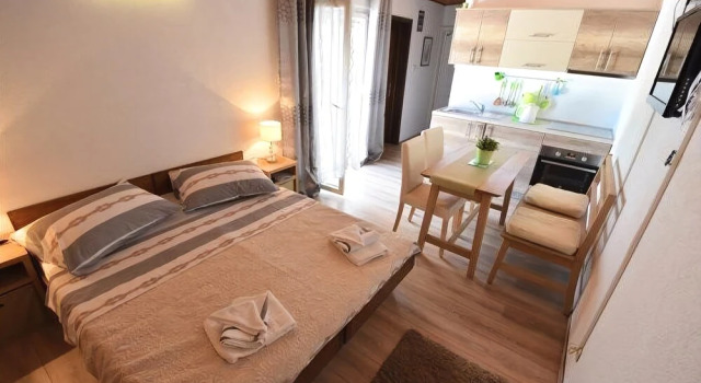 Apartments Carev 1293, Забронировать Апартаменты/квартира Отели Шибенско-Книнская жупания с парковкой, Парковка