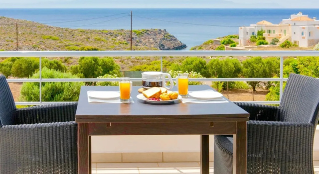 Вилла Sparkling Villa in Acrotiri with Private Pool near Sea Beach