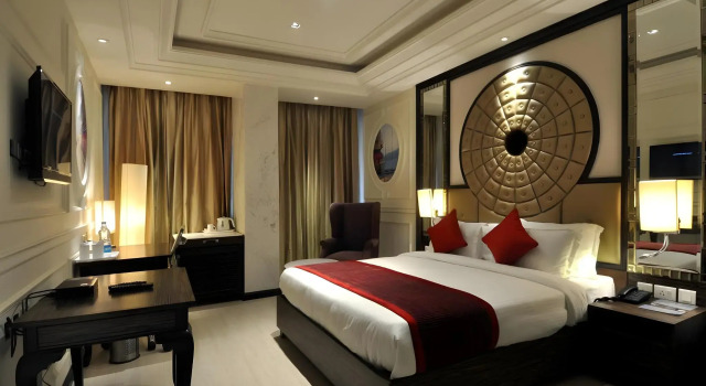 OYO 857 The First Hotel