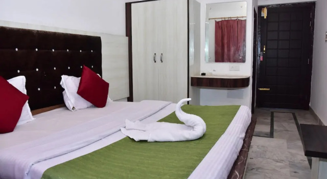 Номер Standard с видом на горы Hotel Rishikesh Grand by Kool Stays