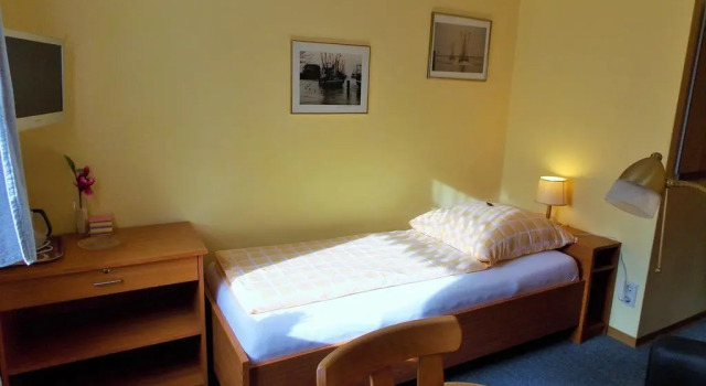 Garni Hotel-Pension Holum, Забронировать Отель Нойхарлингерзиль East Frisia