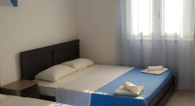 Трёхместный номер Standard с балконом Polykratis Rooms