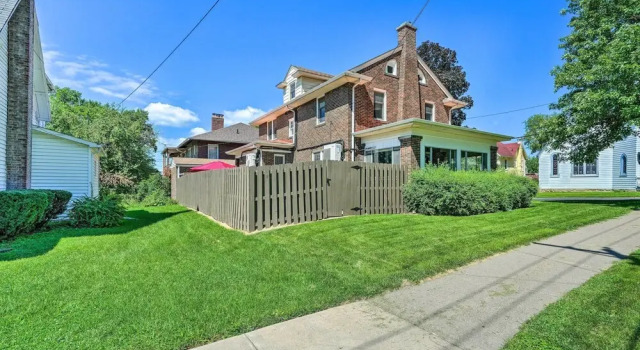 Historic Illinois Home Near Mississippi River, Забронировать Отель Отели Иллинойс 3 звезды, 3*