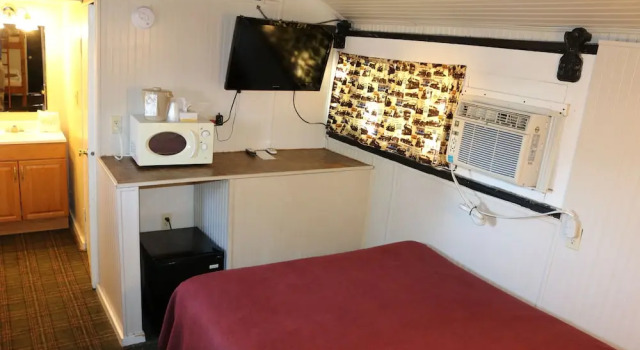 Шестиместный номер Standard Red Caboose Motel & Restaurant