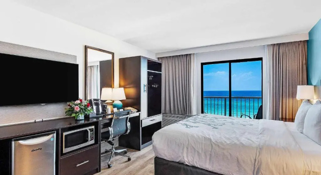 Номер Standard с видом на залив Sleep Inn Orange Beach