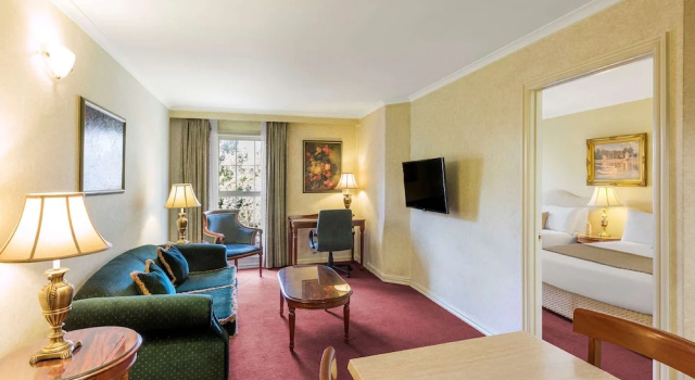 Двухместный номер Standard Canterbury International Hotel