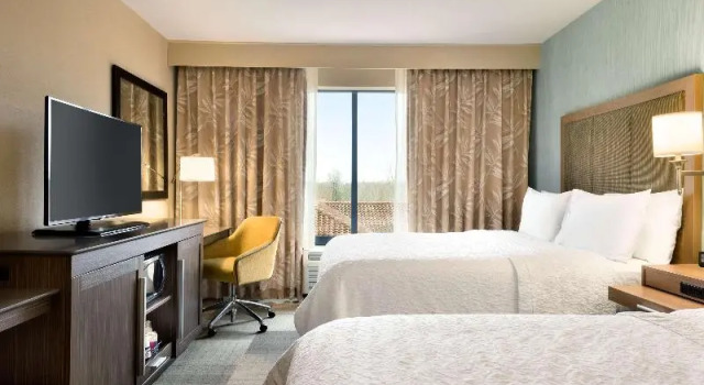 Шестиместный номер Standard Hampton Inn and Suites Monroe