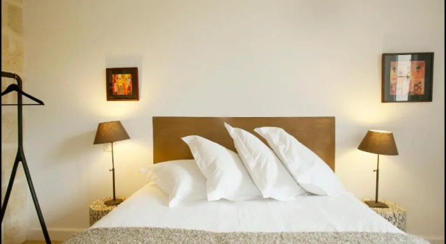 Люкс La Maison Rouge dUzes B&B