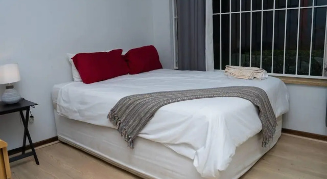 Impeccable 3-bed House in Joburg, 6km nr Sandton