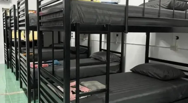 Кровать в общем номере Moon Dance Hostel
