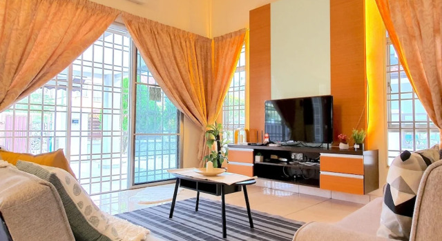 Kota Kemuning Private House by BeeStay