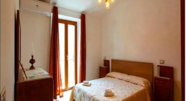 Casa Vacanza Stella Dei Nebrodi, Book Apartment Hotels in Sicily with Parking, Parking