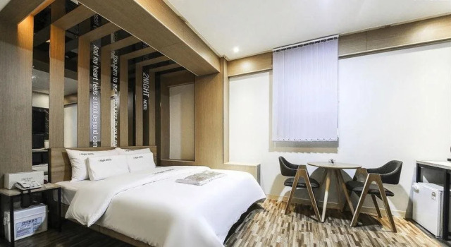 2Night Hotel