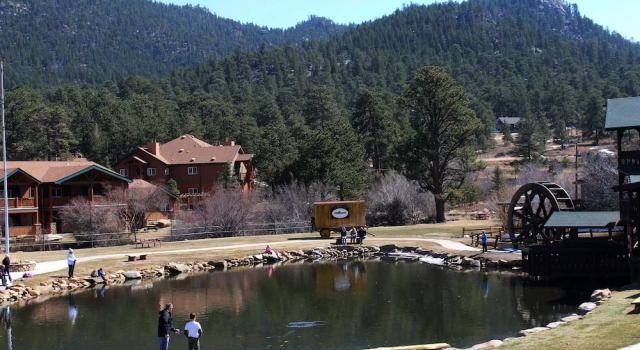 Tiny Town Cabins, Забронировать Дом для отпуска Эстес-Парк Rocky Mountain National Park, рядом с Trout Haven Fishing Pond