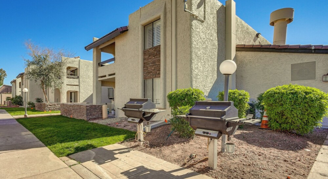 3 Mi to Camelback Mtn! Snowbird Escape w/ Pool, Забронировать Апартаменты/квартира Финикс 