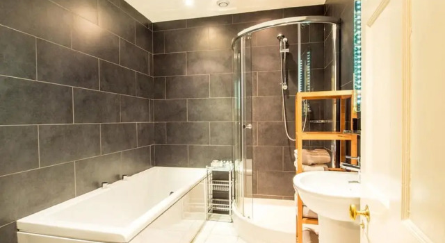 Номер Standard Six Brunton Place Guest House