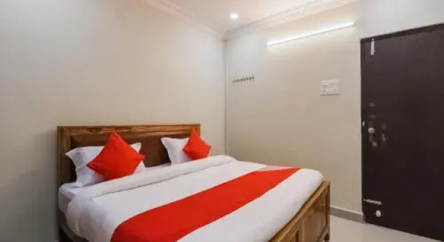 Sri Jaya Guesthouse By OYO Rooms, Забронировать Отель Отели штата Андхра-Прадеш 3 звезды, 3*