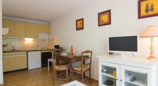 Apartment La Croix du Sud.3, Забронировать Апартаменты/квартира Отели Кавалер-сюр-Мер с парковкой, рядом с Пляж Кавалер-сюр-Мер, Парковка