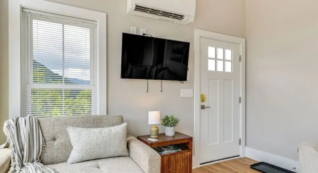 Cozy 2br/2ba Mtn Escape w/ Views in Maggie Valley, Забронировать Апартаменты/квартира Мегги-Вэлли Аппалачи