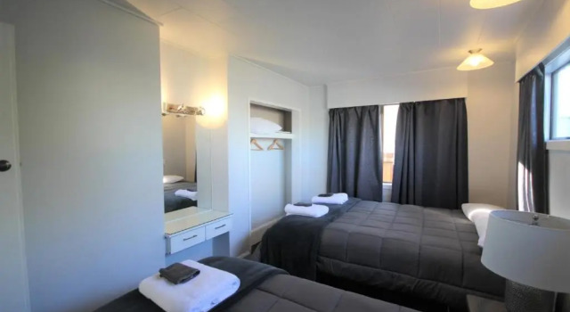 Апартаменты с 3 комнатами Beach Lodge Motels