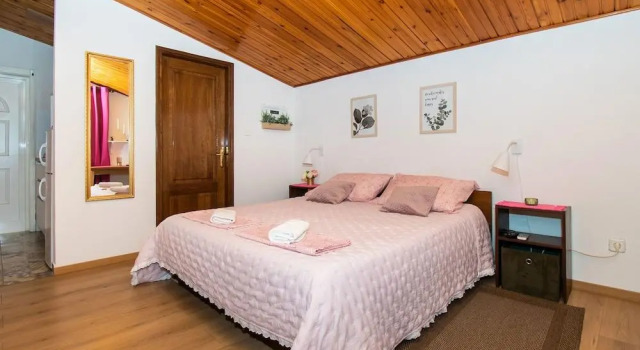 Apartments Snjezana, Забронировать Апартаменты/квартира Езера Murter Island