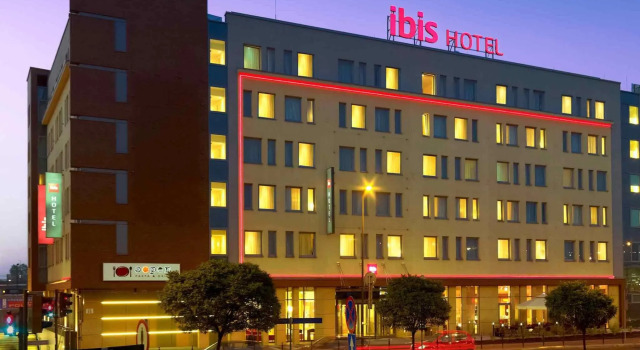 Кровать в общем номере Ibis Kraków Stare Miasto