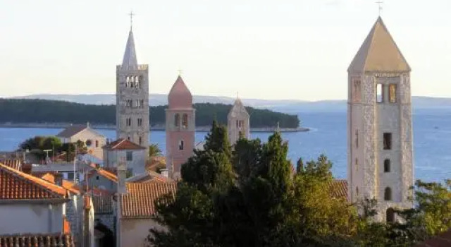 RESIDENCE Old Town Rab Accommodation, Rezerwuj Hotel Hotele w Kvarner Islands z parkingiem, Parking