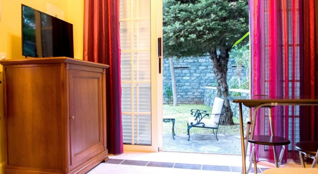 Studio in Caniço, With Shared Pool, Enclosed Garden and Wifi - 1 km From the Beach, Boek Appartement Caniço Madeira