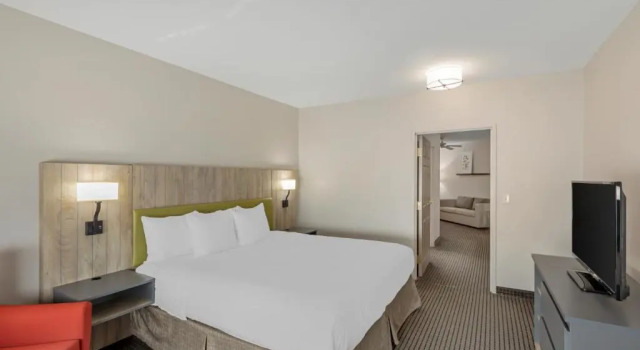 Люкс с 2 комнатами Country Inn & Suites by Radisson, Elk Grove Village-Itasca