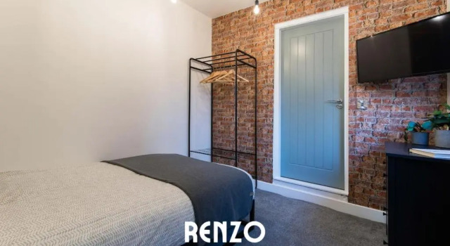 Апартаменты Central 1 Bed Apartment with Free Parking and Wifi
